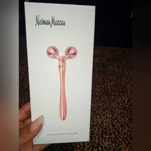 Rose gold face contour roller